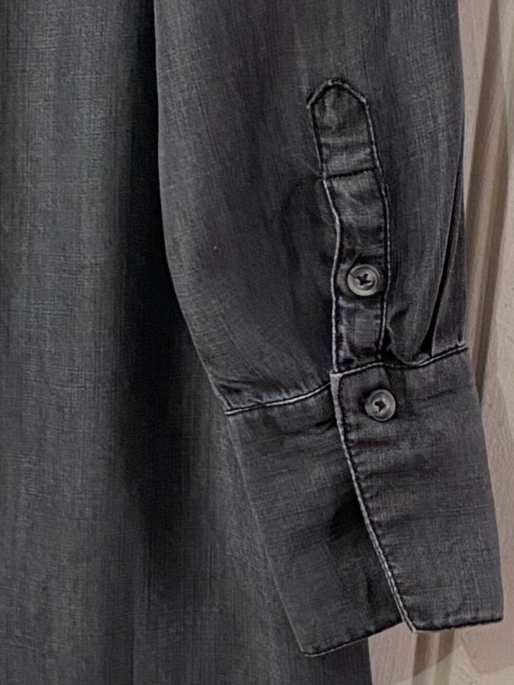 Chicos Tunic Popover Sz 2 (L) Long Sleeve Charcoal Gray Denim Tencel Side Button - Picture 7 of 9